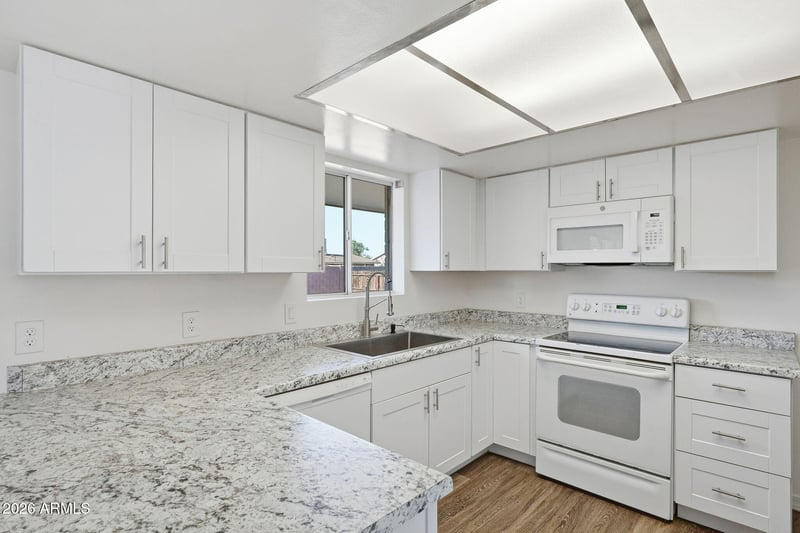 2302 E Nisbet Rd, Phoenix, AZ 85022