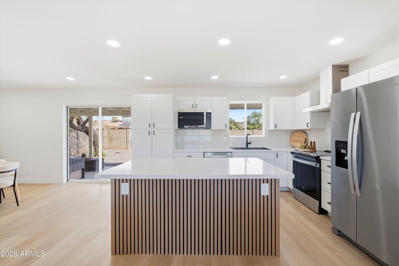 2302 E Nisbet Rd, Phoenix, AZ 85022
