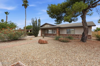 2302 E Waltann Ln, Phoenix, AZ 85022