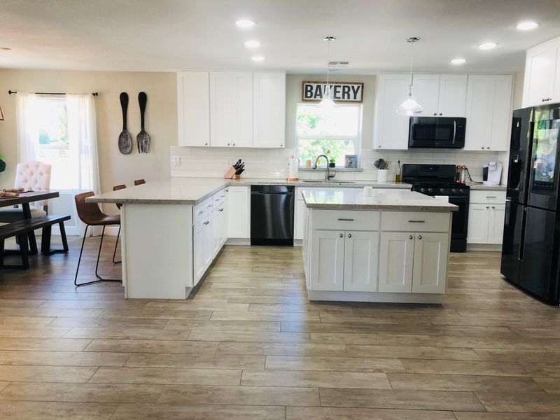 2302 E Whitton Ave, Phoenix, AZ 85016