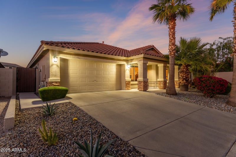 2302 Hedgehog Pl, Phoenix, AZ 85085