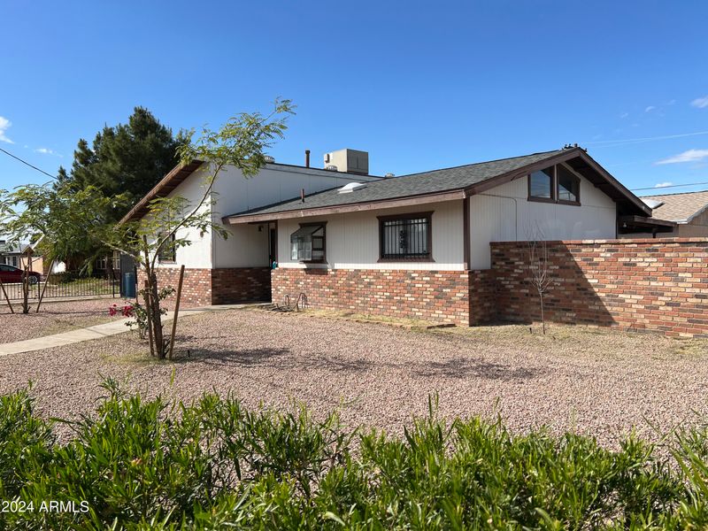 2302 W Cholla St, Phoenix, AZ 85029