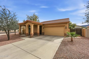 2303 Desert Ln, Phoenix, AZ 85041