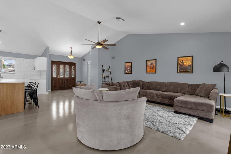 2303 E Orangewood Ave, Phoenix, AZ 85020
