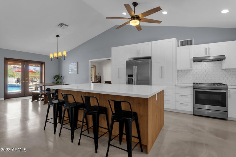 2303 E Orangewood Ave, Phoenix, AZ 85020