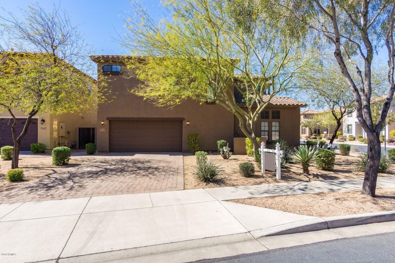 2303 W Dusty Wren Dr, Phoenix, AZ 85085