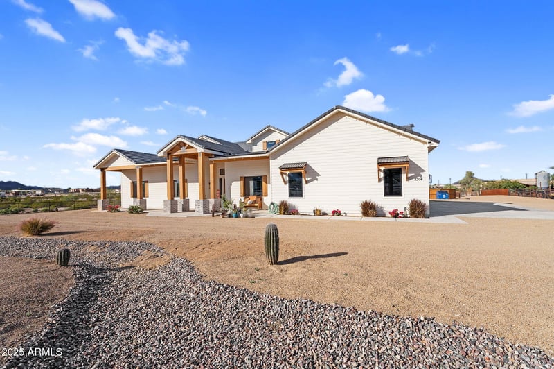 2304 Silverdale Rd, Queen Creek, AZ 85144