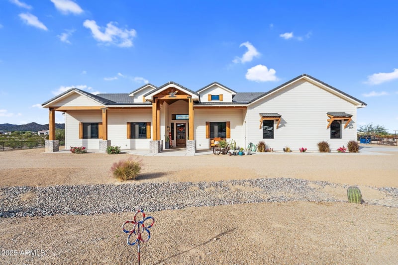 2304 Silverdale Rd, San Tan Valley, AZ 85144