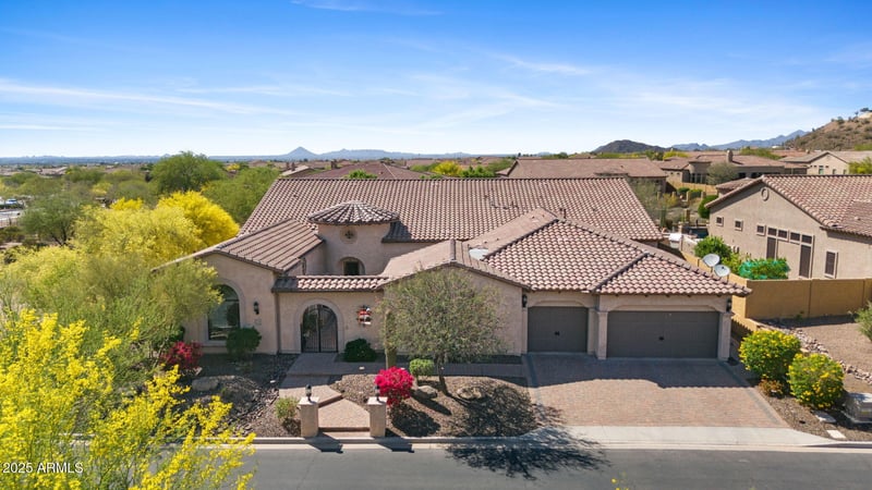 2304 Steele Cir, Mesa, AZ 85207