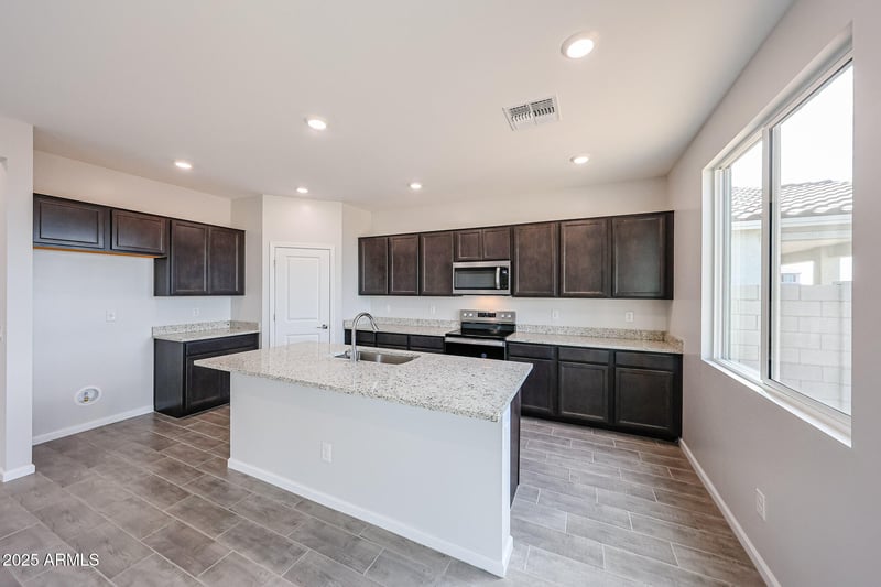 23043 Potter Dr, Surprise, AZ 85387