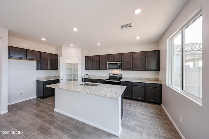 23043 Potter Dr, Surprise, AZ 85387