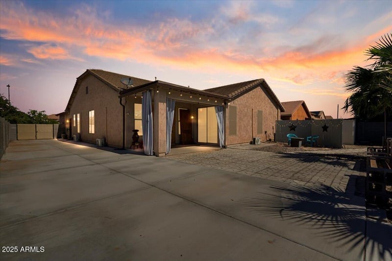 2305 Angel Way, San Tan Valley, AZ 85144