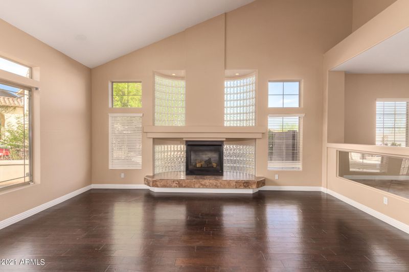 2305 W Night Glow Dr, Phoenix, AZ 85085