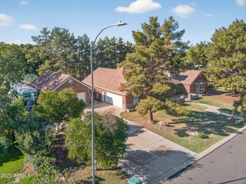 2306 Hall Cir, Mesa, AZ 85203