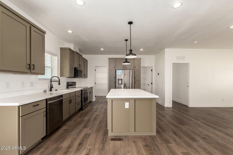 23069 Milton Dr, Wittmann, AZ 85361