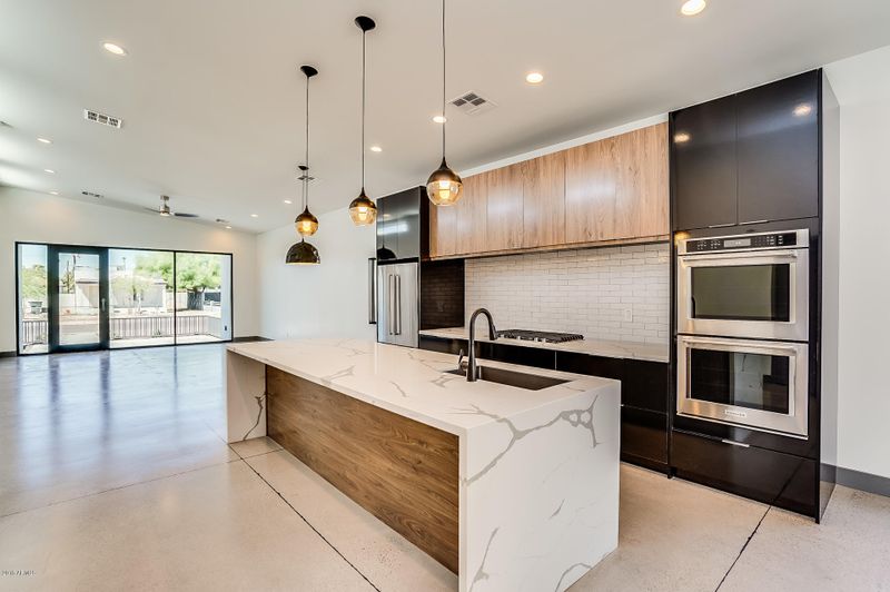 2307 N Mitchell St, Phoenix, AZ 85006
