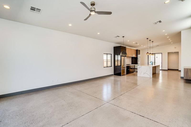 2307 N Mitchell St, Phoenix, AZ 85006