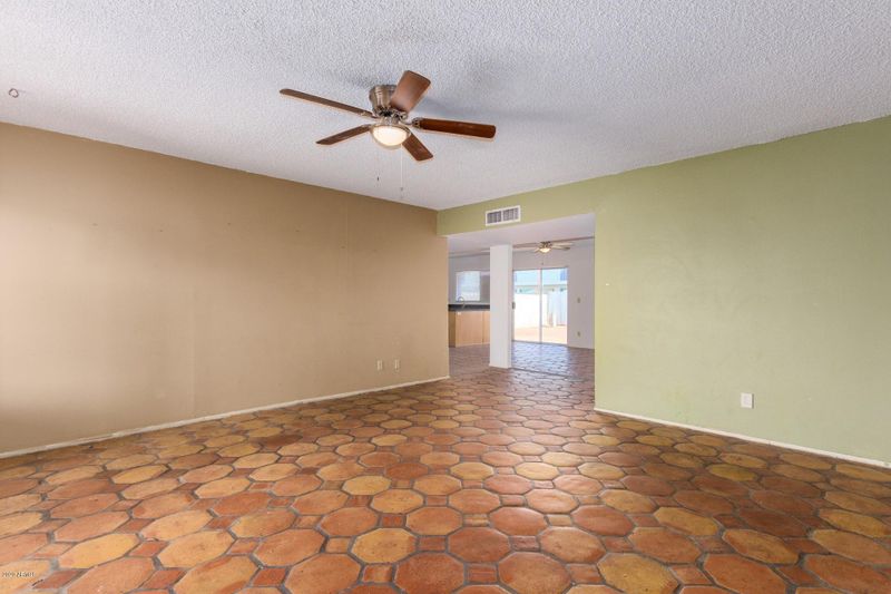 2307 W Danbury Rd, Phoenix, AZ 85023