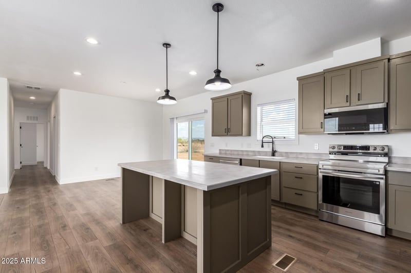 23077 Milton Dr, Wittmann, AZ 85361