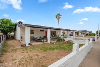 231 Desert Dr, Phoenix, AZ 85041