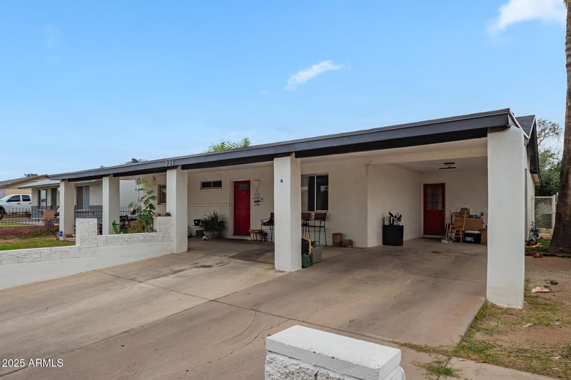 231 Desert Dr, Phoenix, AZ 85041