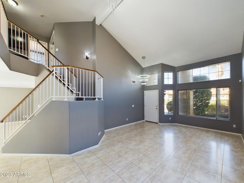 231 W Angela Dr, Phoenix, AZ 85023