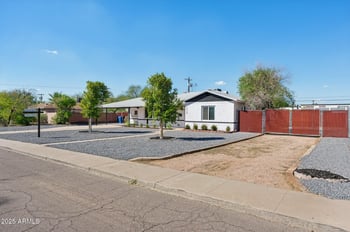 2310 Amelia Ave, Phoenix, AZ 85016