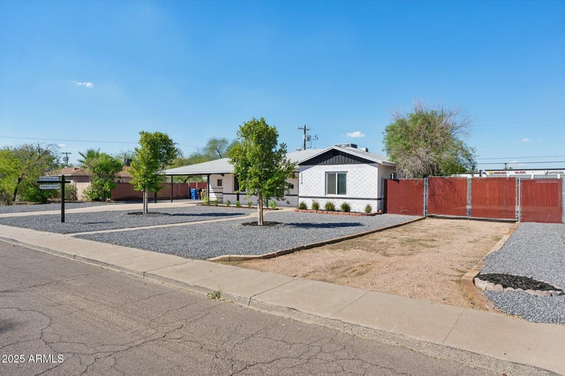 2310 Amelia Ave, Phoenix, AZ 85016