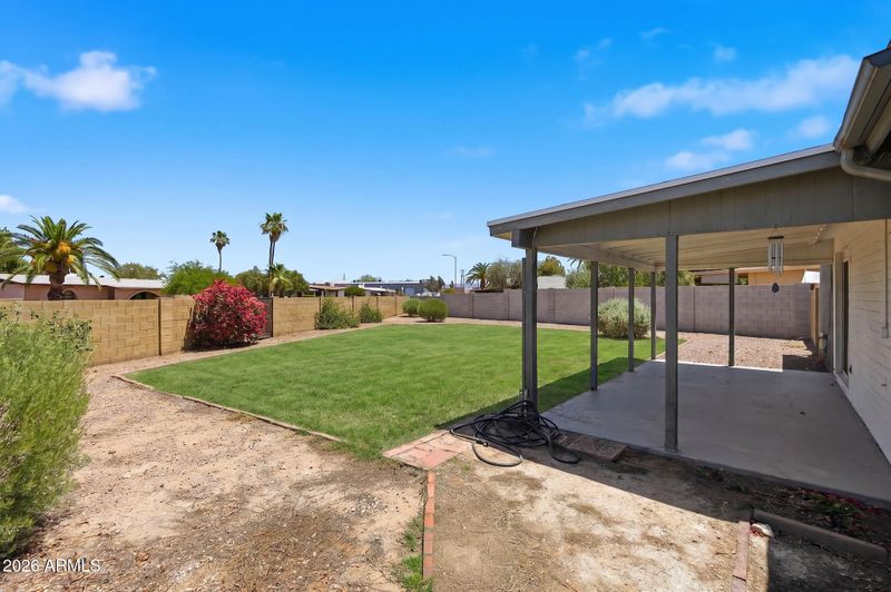 2310 E Betty Elyse Ln, Phoenix, AZ 85022