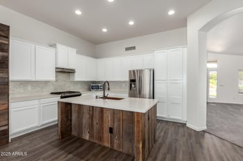 2310 Southwind Dr, Gilbert, AZ 85295