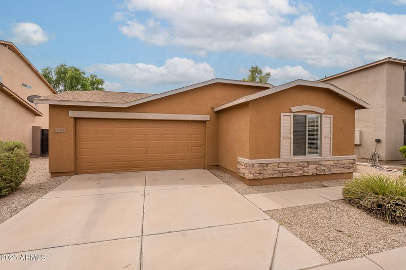 2311 Meadow Point Way, San Tan Valley, AZ 85140