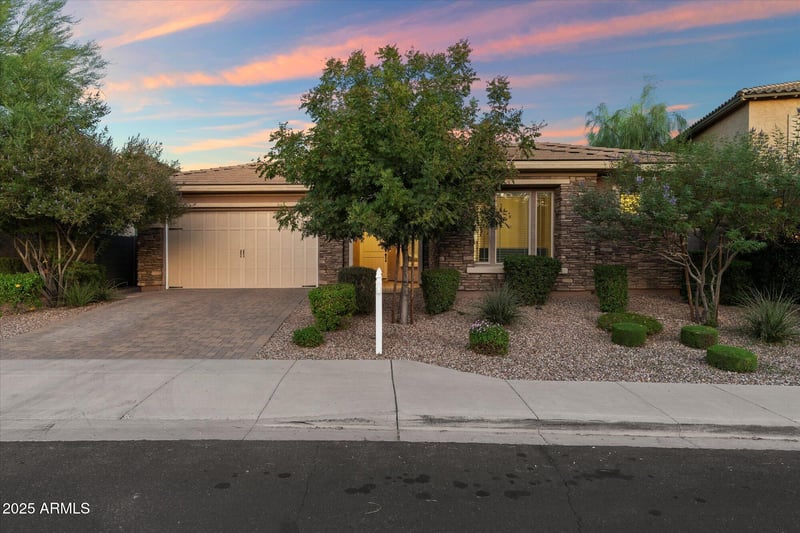 23113 47th St, Phoenix, AZ 85050