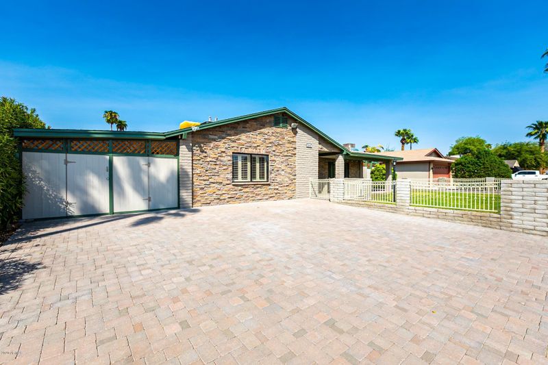 2312 E Concorda Dr, Tempe, AZ 85282