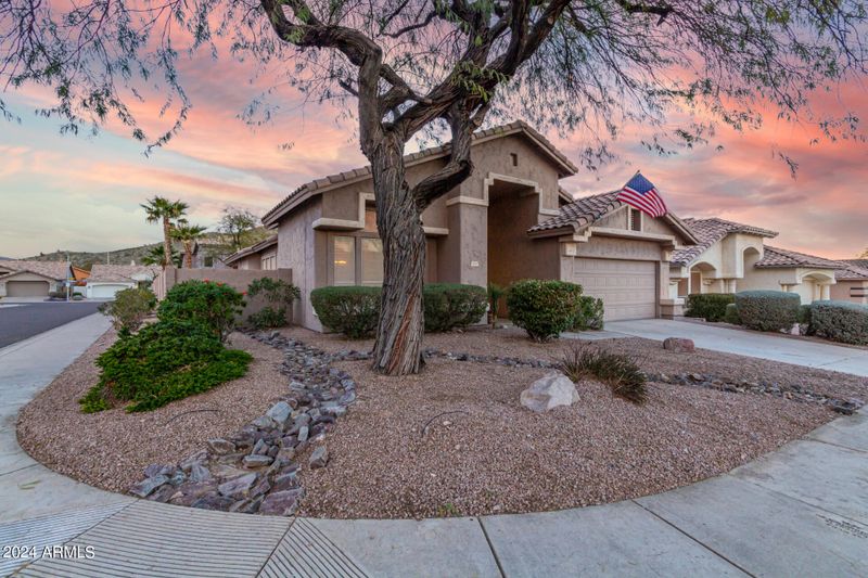 2312 E Silverwood Dr, Phoenix, AZ 85048