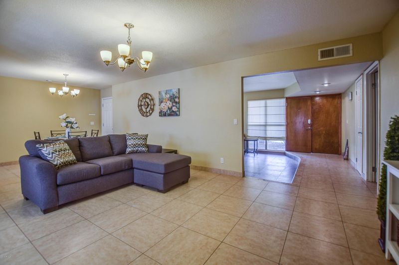 2313 E Enrose St, Mesa, AZ 85213