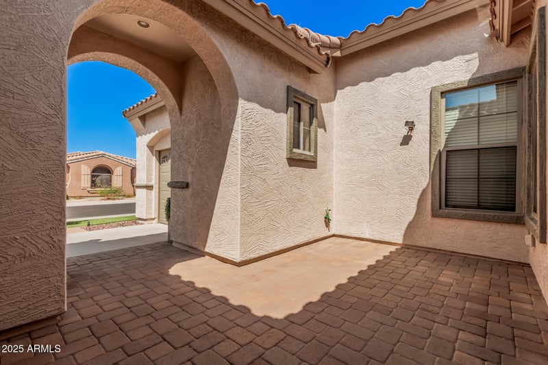 2313 W Mineral Rd, Phoenix, AZ 85041