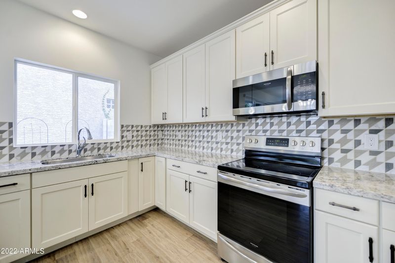 2315 E Pinchot Ave #127, Phoenix, AZ 85016