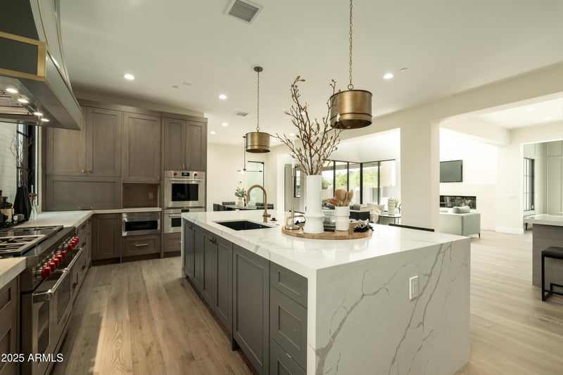2315 Mine Creek Rd, Phoenix, AZ 85024