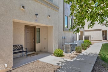 2315 52nd St #111, Phoenix, AZ 85008