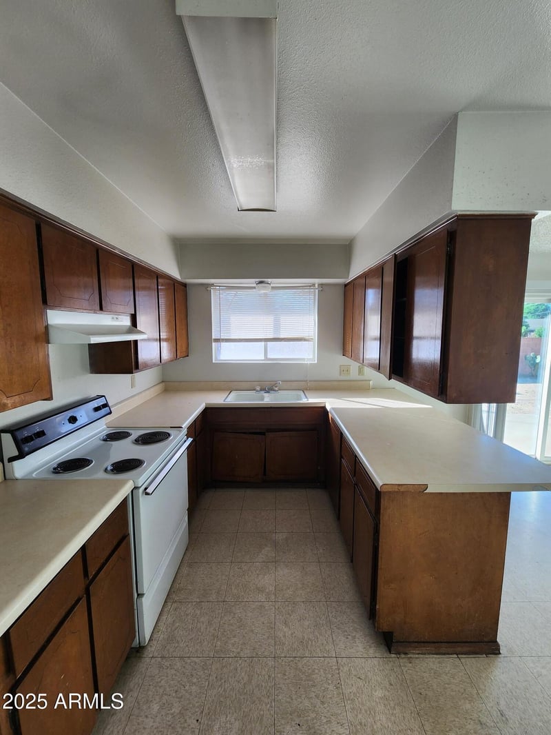 2315 Orangewood Ave, Phoenix, AZ 85021