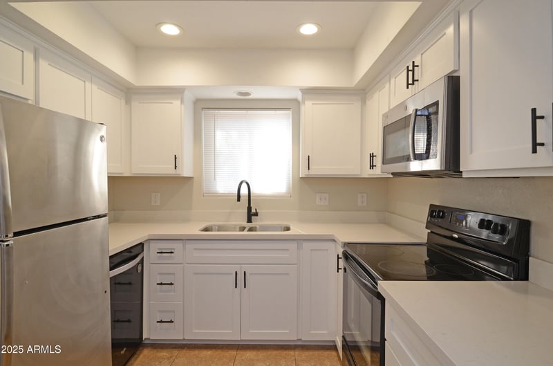 2315 Union Hills Dr #108, Phoenix, AZ 85027
