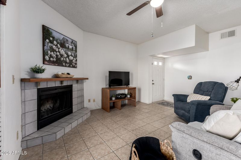 2315 W Union Hills Dr #115, Phoenix, AZ 85027