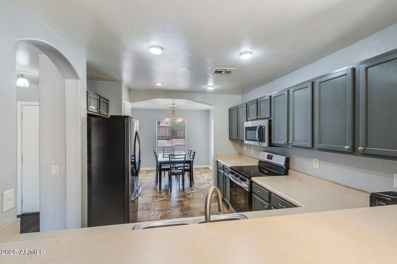 2316 Carson Rd, Phoenix, AZ 85041
