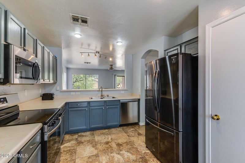 2316 Carson Rd, Phoenix, AZ 85041