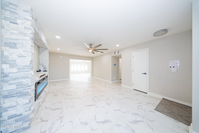 2317 Danbury Rd, Phoenix, AZ 85023