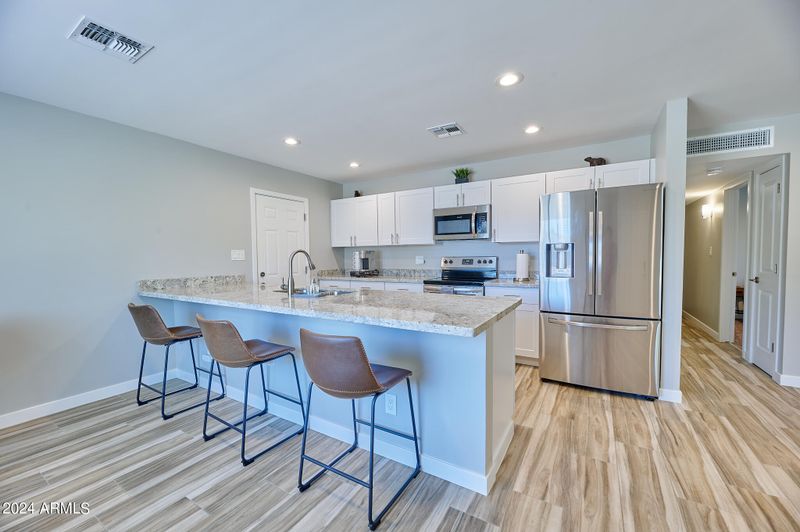 2318 E Laurel Ln, Phoenix, AZ 85028