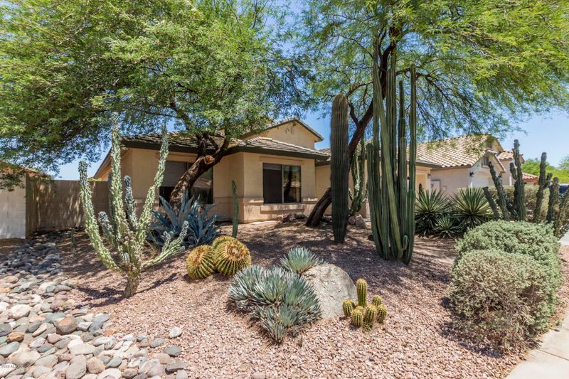 2318 W Bent Tree Dr, Phoenix, AZ 85085