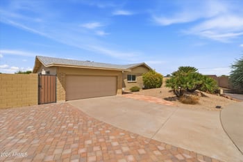 2318 W Dahlia Dr, Phoenix, AZ 85029