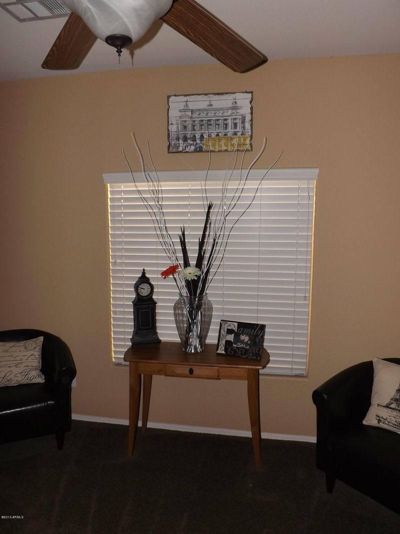 2318 W Hunter Ct, Phoenix, AZ 85085