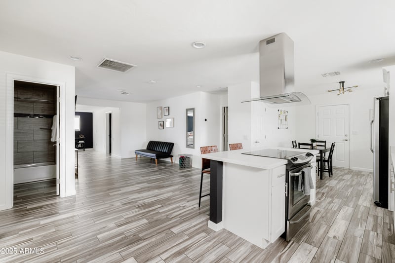 2318 Pinchot Ave, Phoenix, AZ 85015